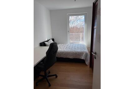 WG Zimmer zu Vermieten - 450,00&nbsp;EUR Kaltmiete, ca.&nbsp; 11,00&nbsp;m&sup2; in Erlangen (PLZ: 91052) Am Anger