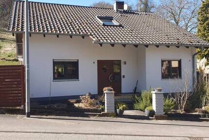 Maulbronn, großzügiges , freistehendes Enfamilienhaus mit großem Grundstück