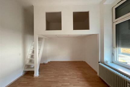 Mit eigenem Eingang! Bezugsfreies Apartment im Hinterhof zu vermieten - Düsseldorf Oberbilk