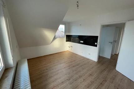 3 Zimmerwohnung DG mit Balkon in Oppenheim renoviert