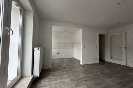 Wohnung zum Mieten in Plauen 229,94 € 48.51 m²