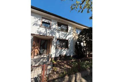 Doppelhaushälfte zu vermieten Neu-Isenburg West mit GartenSauna