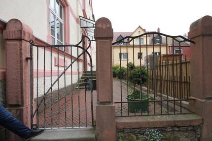 Denkmalgerecht modernisiertes Wohn-Geschäftshaus im Stadtzentrum und mit Blick über Leisnig
