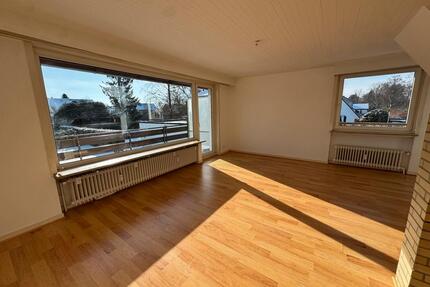 Helle 3,5-Zimmer Wohnung mit Balkon im 1. OG in Hamburg-Sasel