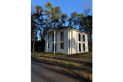 Haus zum Kaufen in Brandenburg - Blankenfelde-Mahlow 990.000,00 € 198 m²