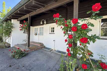 Haus zum Kaufen in Landshut Moniberg 1.225.000,00 € 224 m² - Landshut / Moniberg