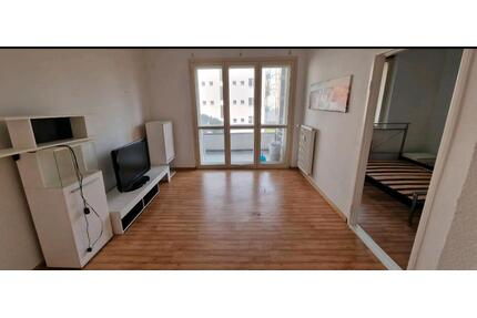 Helle 2-Zimmer-Wohnung mit Balkon in SpandauHaselhorst - Berlin