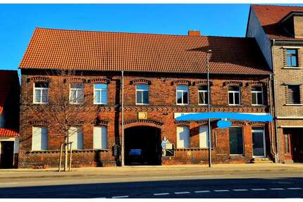 Haus zum Kaufen in Bitterfeld-Wolfen 164.000,00 € 230 m²