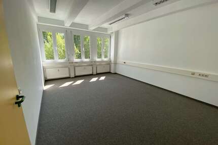Büro in Freilassing 191,93 € 22.58 m²