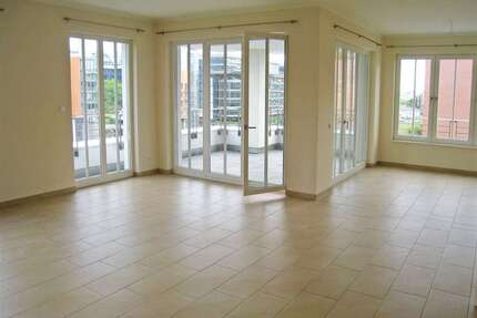 Wohnung zum Mieten in Berlin 2.807,01 € 136.24 m²