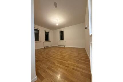 Helle 2,5-Zimmer Wohnung im 1. OG mit neuer Küche in Nürnberg