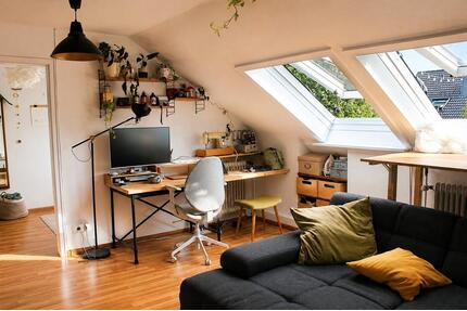 Helle, freie 2,5 Zi-DG Wohnung Zähringen, Haltest. Hornusstraße - Freiburg im Breisgau Brühl