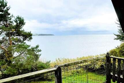 Insel Rügen... einzigartiges, 2434m² großes Wassergrundstück mit 2 Wohngebäuden - Middelhagen Alt Reddevitz