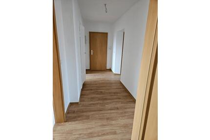3-Raumwohnung im Erdgeschoss - 390,00&nbsp;EUR Kaltmiete, ca.&nbsp; 64,00&nbsp;m&sup2; in Gröditz (PLZ: 01609)