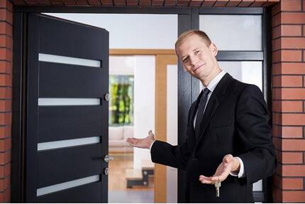 2 Familienhaus mit zusätzlichem Restaurant mit großem Außenbereich und eigenen Parkmöglichkeiten - Königswinter Oberpleis