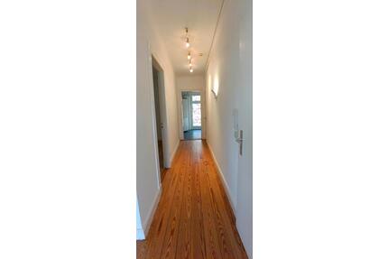 ANFRAGE-STOP: Altbau, 2-3 Zi. Whg., 1 OG, 2 Balkone, HH Bergedorf - Oststeinbek