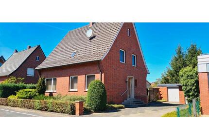 Bieterverfahren - Einfamilienhaus mit Doppelgarage, großer Garten - Warendorf