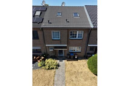 CHARMANTES REIHENHAUS IN MOERS-KAPELLEN