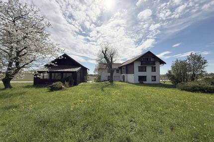 Bieterverfahren: Ländlich gelegenes Anwesen mit Nebengebäude und großer Wiesenfläche - Simbach am Inn / Kirchberg