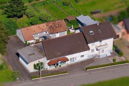 Haus zum Kaufen in Bühl , Baden-Baden 800.000,00 € 200 m²