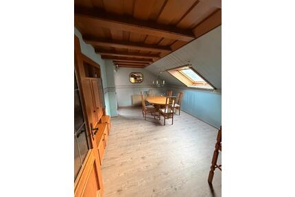 Möblierte 4-Zimmer-Dachgeschosswohnung mit Balkon in Haiterbach