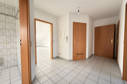 Sehr schöne, renovierte 3 ZKB, Balkon, Keller Wohnung bei Koblenz