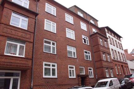 Renovierte 3-Zimmer-Wohnung mit Balkon, Landreiterstraße in 19055 Schwerin