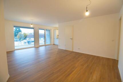 S'LEDERER - Reichlich Platz! Große 4-Zimmerwohnung mit 2 Balkonen ab 01.08. zu vermieten - Schorndorf