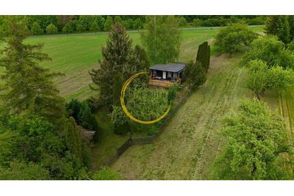 Freizeitparadies mit Bungalow & Sonnenterrasse, Streuobstwiese und verpachteter Ackerfläche - Weida