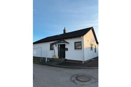 Einfamilienhaus zur Miete - 1.300,00&nbsp;EUR Kaltmiete, ca.&nbsp; 92,00&nbsp;m&sup2; in Schwendi (PLZ: 88477)