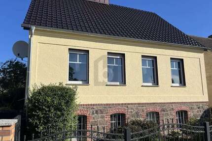 Haus zum Mieten in Altglietzen 1.690,00 € 187 m²
