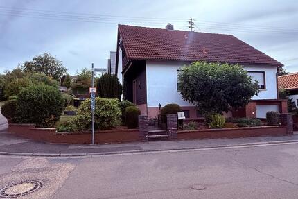 Freistehendes Einfamilienhaus mit schönem Garten in Feilbingert