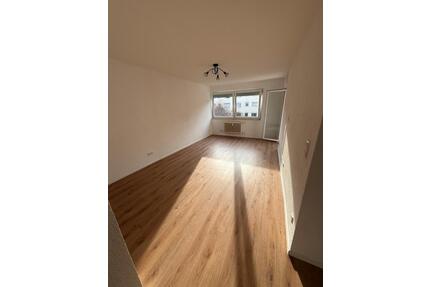 2,5 Zimmer Wohnung - 1.250,00&nbsp;EUR Kaltmiete, ca.&nbsp; 55,00&nbsp;m&sup2; in Esslingen am Neckar (PLZ: 73733) Brühl