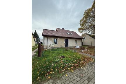 Kleines Einfamilienhaus - 92.500,00&nbsp;EUR Kaufpreis, ca.&nbsp; 65,00&nbsp;m&sup2; in Löcknitz (PLZ: 17321)