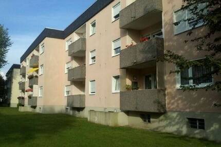 **ruhige 2-Zimmer-Wohnung mit Balkon in Quadrath-Ichendorf mit Heizung**Top-Mietkonditionen** - Bergheim