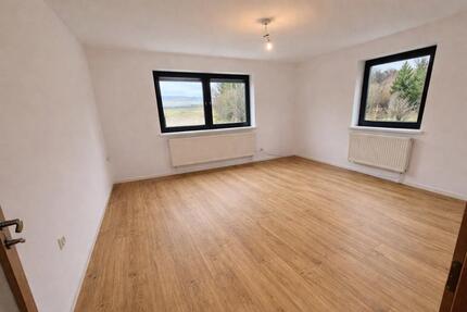 Helle 3-Zimmer-EG-Wohnung 75 qm² in Rottenburg - Rottenburg an der Laaber