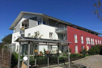 Sonnig, helle 2- Zi. Seniorenwhg. barrierefrei, Aufzug, Terrasse; Küche - Pürgen