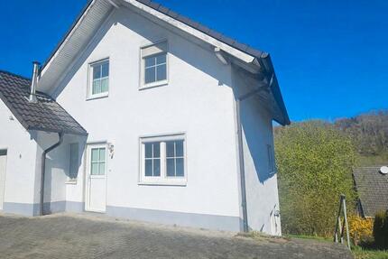 Haus mit Einliegerwohnung in Wiehl Hückhausen