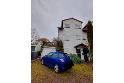 Doppelhaushälfte zur Miete - 1.400,00&nbsp;EUR Kaltmiete, ca.&nbsp; 155,00&nbsp;m&sup2; in Bucha (PLZ: 07751)