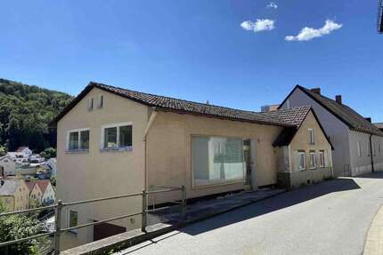 Haus zum Kaufen in Altmannstein 120.000,00 € 124 m²