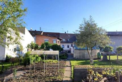 Haus zum Kaufen in Östringen-Odenheim 349.000,00 € 294 m²