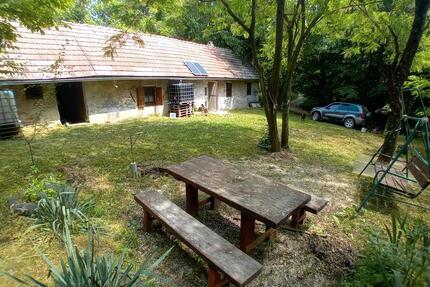 Haus in der Ruhe im Wald - 25.000,00&nbsp;EUR Kaufpreis, ca.&nbsp; 65,00&nbsp;m&sup2; in Hallbergmoos (PLZ: 85399)