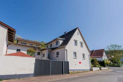 Haus zum Kaufen in Leinach 920.000,00 € 251 m²