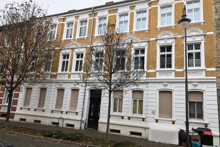 Dessau Nord Altbau 3 Raum Whg mit Küche und Bad - Freiburg im Breisgau Herdern