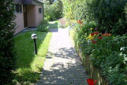 Freistehender Bungalow mit 2 Appartements - Würzburg Dürrbachau