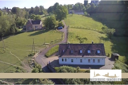 Großzügiges 2 Familien-Doppel-Landhaus mit Nebengebäuden und Pool in sonniger Hanglage! - Velbert