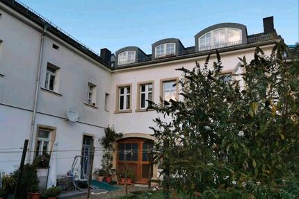 Dachgeschosswohnung in Altbau in Hirschberg Saale zu vermieten