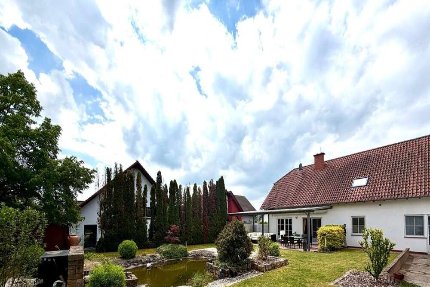 Haus zum Kaufen in Orbis 679.000,00 € 294 m²
