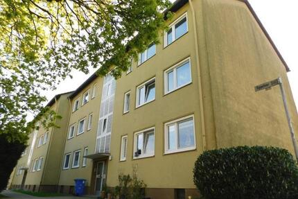Renovierte 3-Zi.-EG-Whg. mit sonnigem Balkon, ab Juni! Auf Wunsch, mit Küche - Heiligenhaus