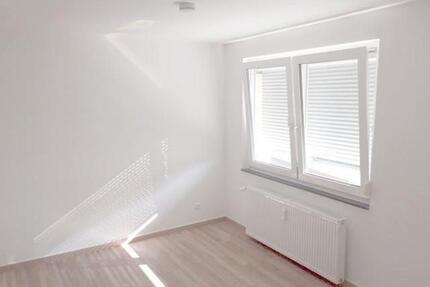 Sehr schöne, helle 2 Zi - mit EBK, Balkon und Autostellplatz in Konstanz